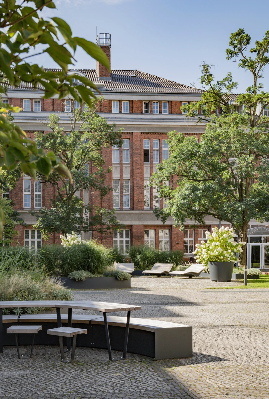 Innenhof des Herzberg-Campus, hier entsteht der Pausenbereich der BEO Schule